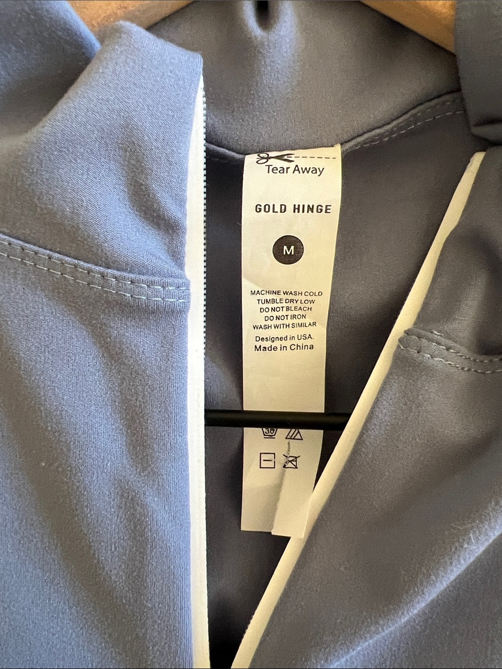 Gold Hinge Sleeveless cropped Half-Zip Athletic Top - Dusty Blue M - Picture 3 of 3
